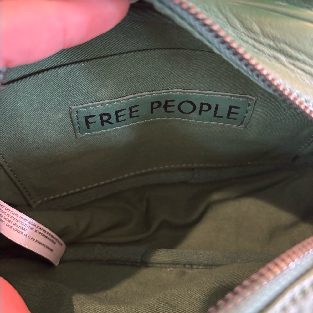 Free People Say Yes Bag in Pine NWT - Picture 7 of 7